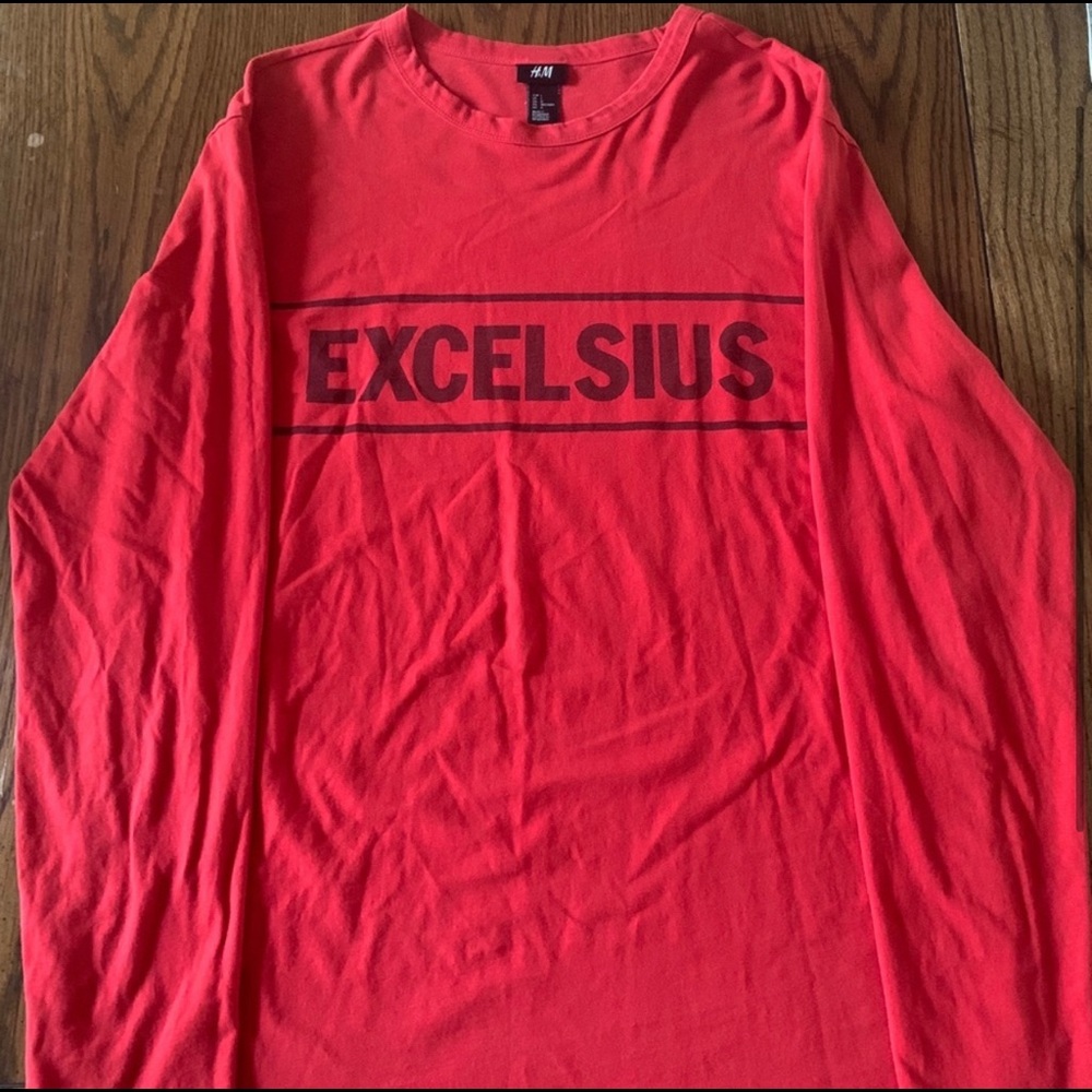 Long sleeve shirt. H&M .